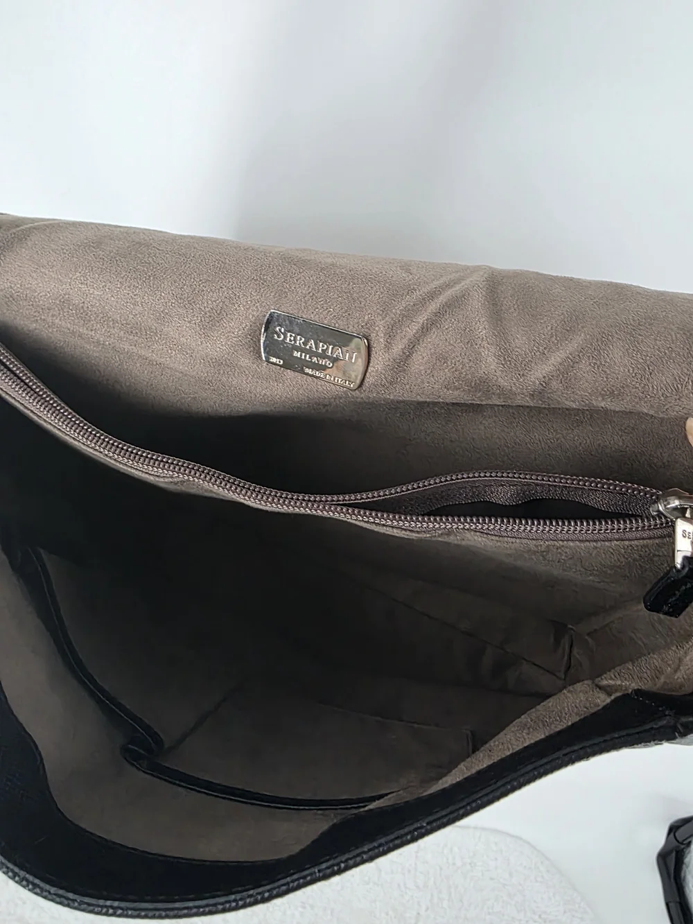 Serapian Milano Italy Cross Body Black Leather Travel Work Computer Bag